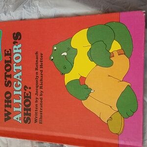 Who Stole Aligators Shoe Book - Sweet Pickles